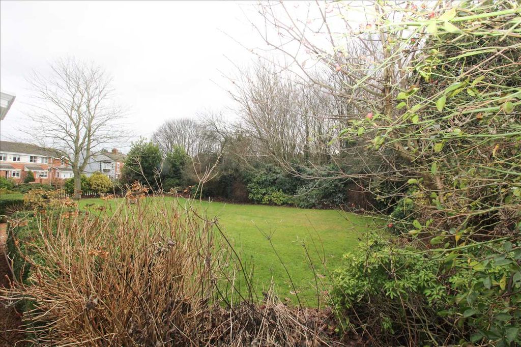 Property photo 3 of 25 Feature Photo