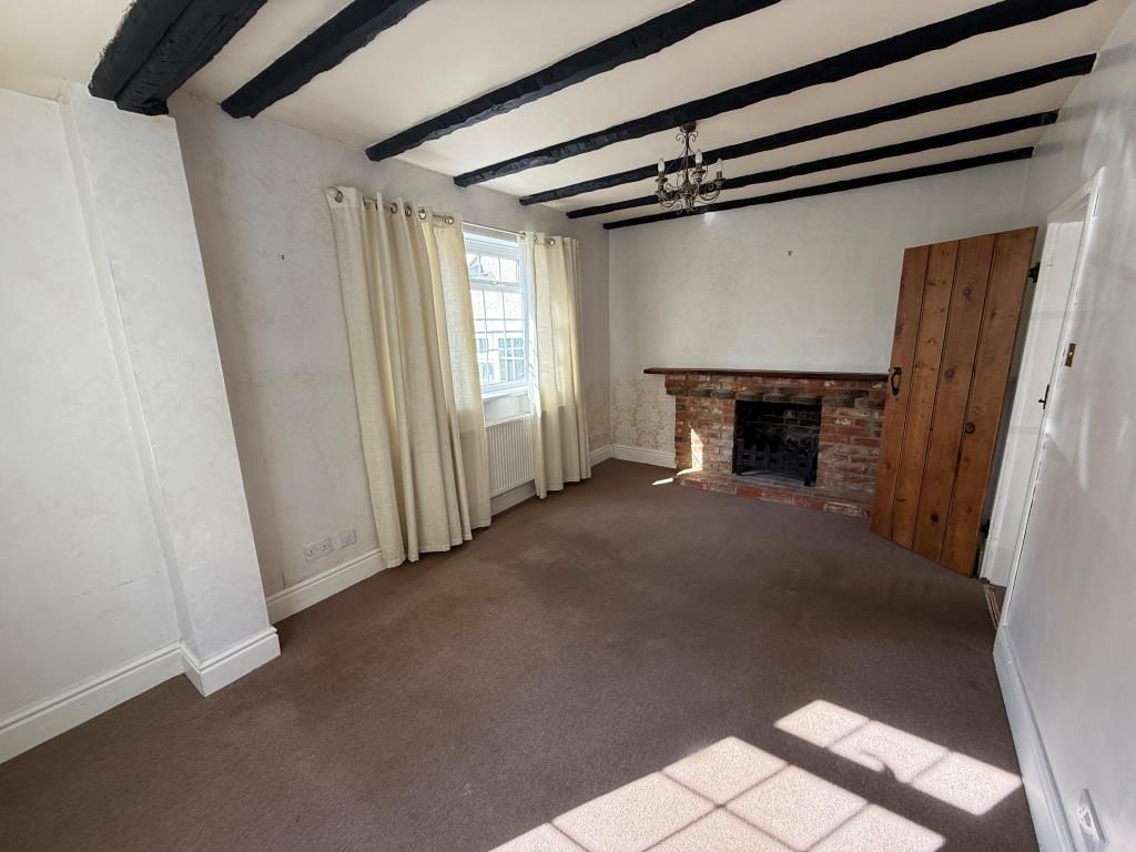 Property photo 3 of 11 Living Room