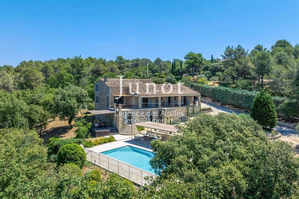 Property photo 1 of 26 Gordes -Stone House With Swimming Pool And Panoramic Views