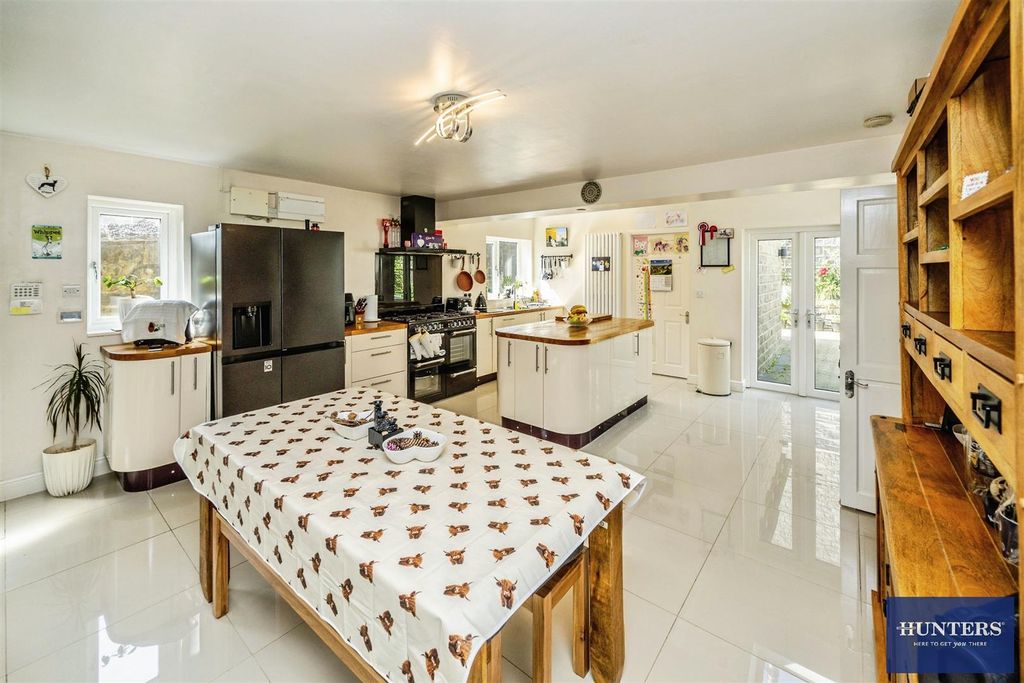 Property photo 3 of 21 c09168d9-Fwhsstain-250626-7.Jpg