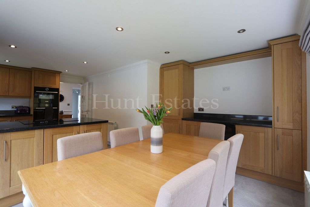 Property photo 3 of 19 Not Specified