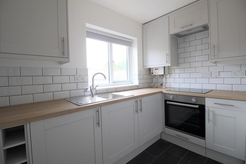 Property photo 2 of 6 Kitchen