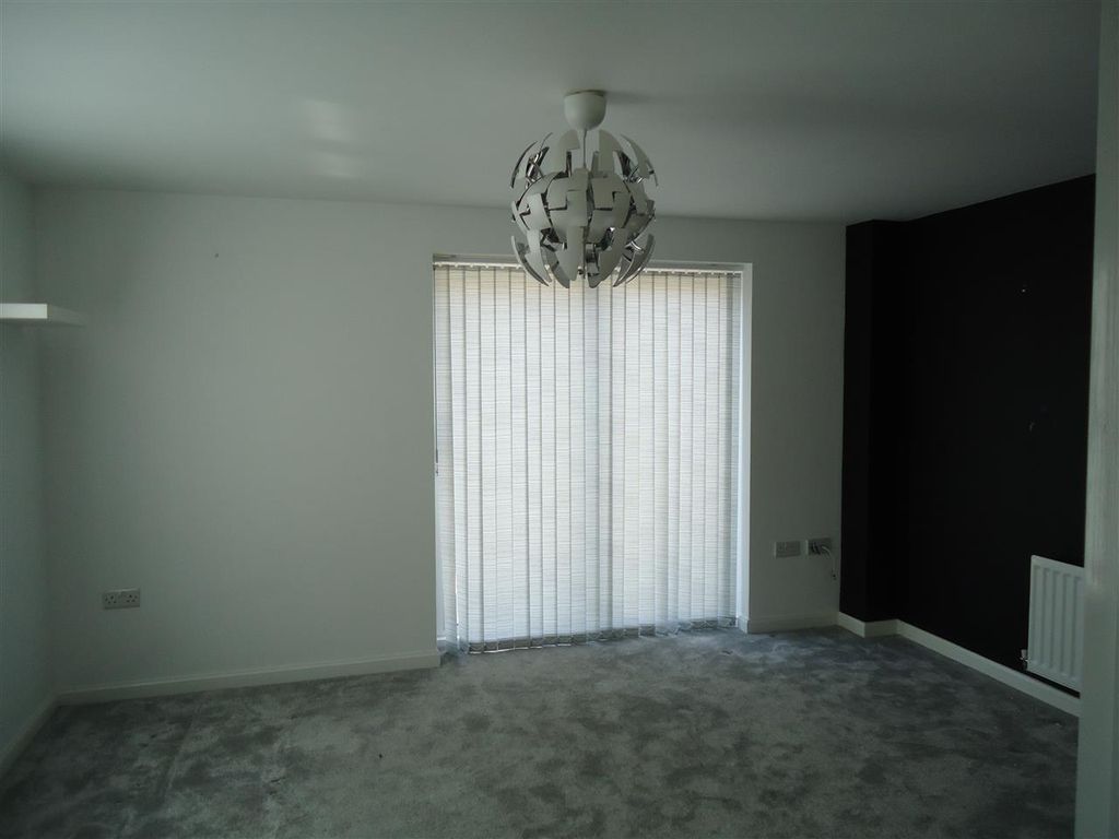 Property photo 2 of 10 Lounge