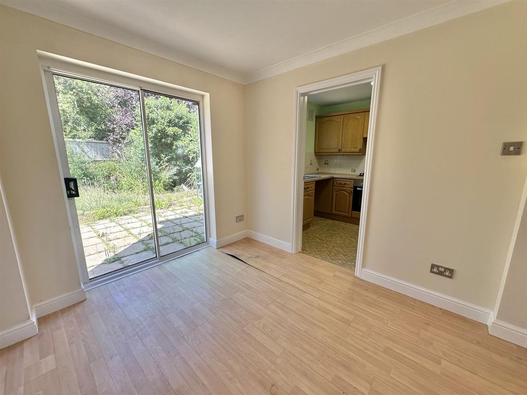Property photo 3 of 11 Dining Room.Jpg
