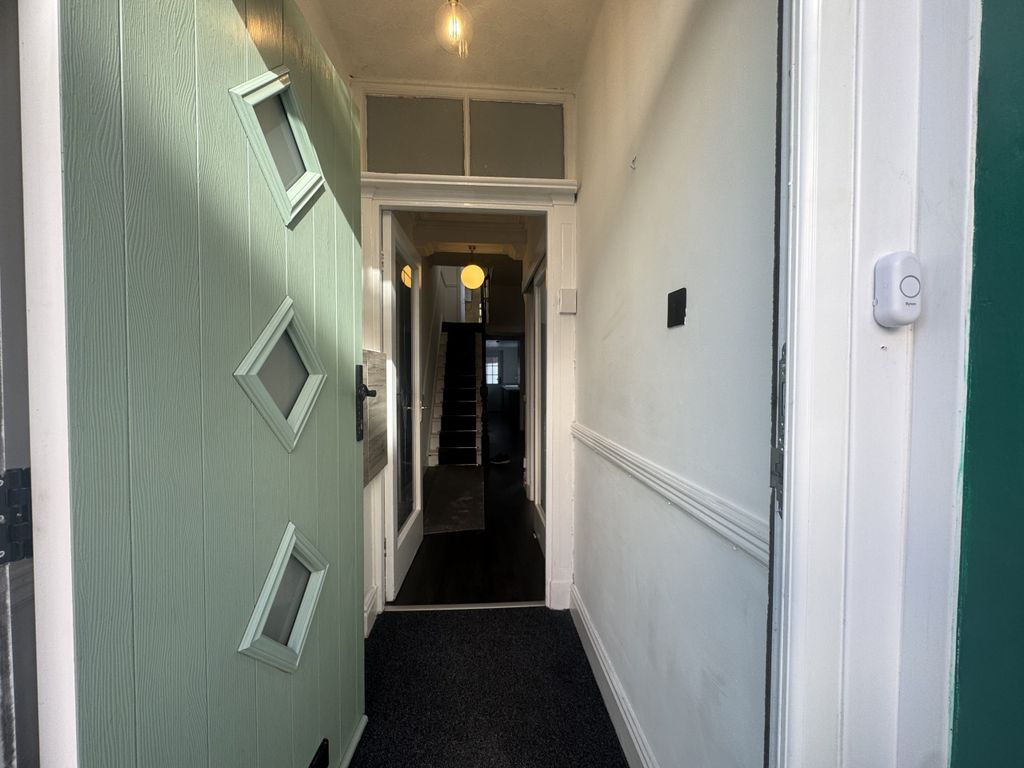 Property photo 2 of 23