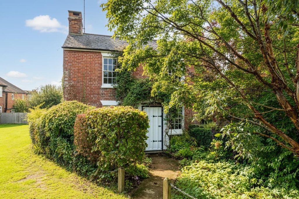 Property photo 2 of 20