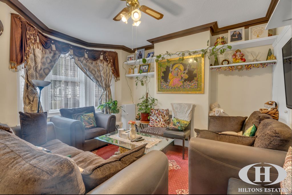 Property photo 2 of 13
