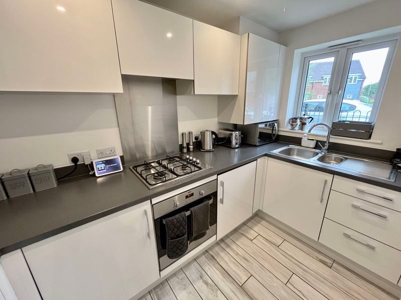 Property photo 3 of 9 Kitchen