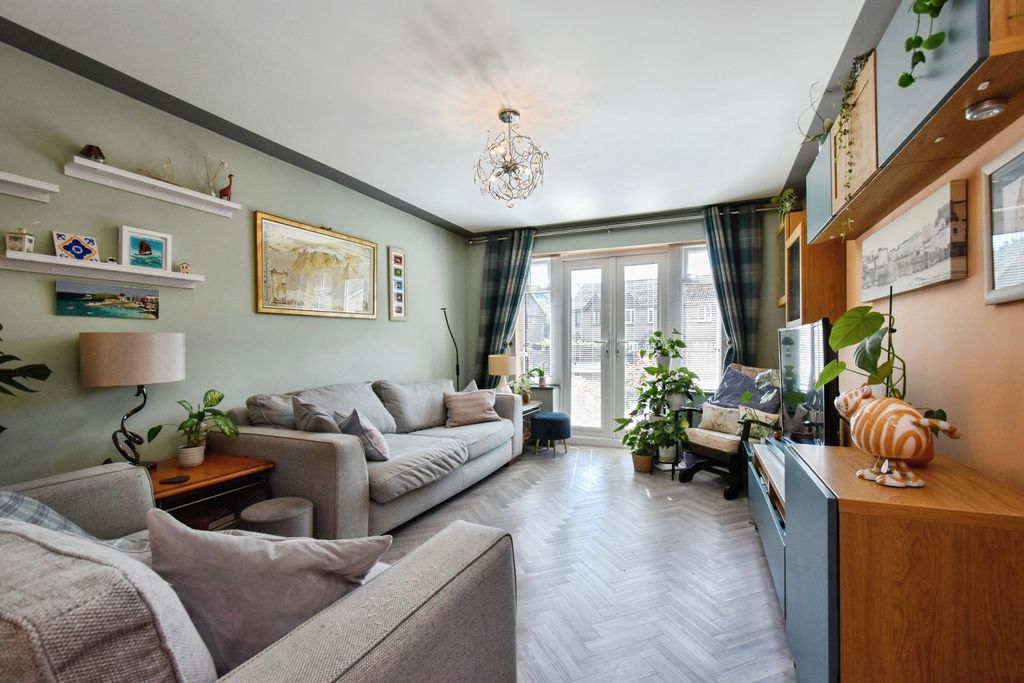 Property photo 3 of 21 Pbox-Img.Jpg