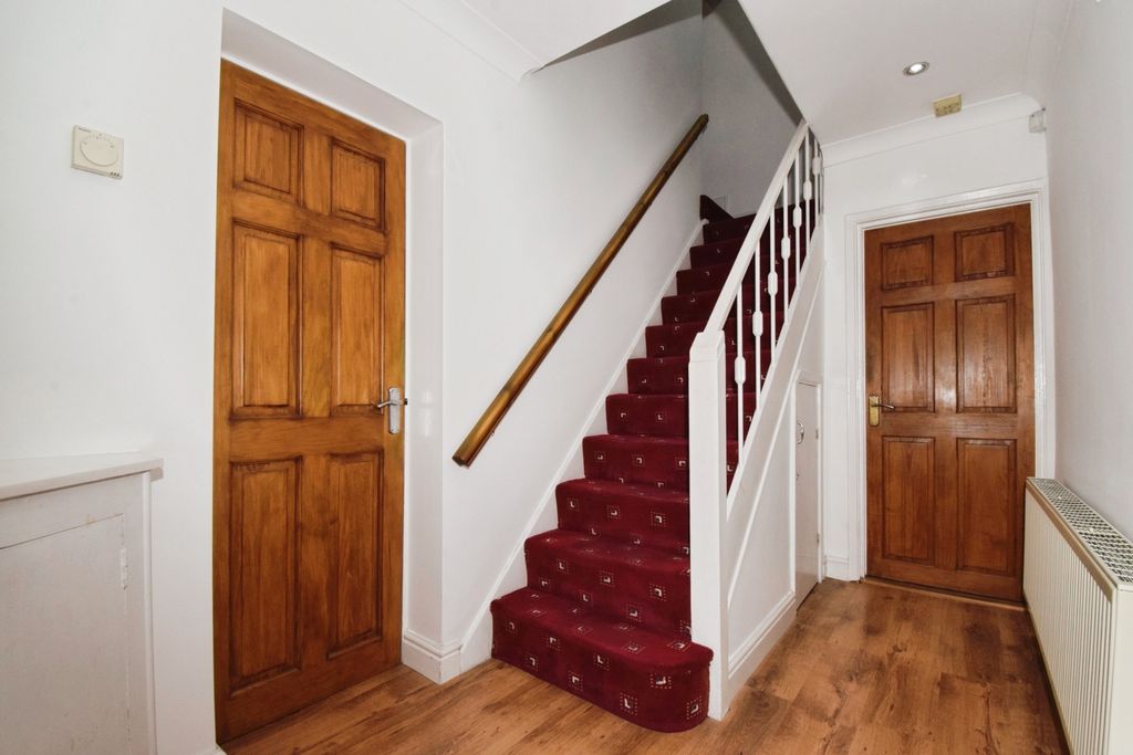 Property photo 2 of 18 Photo