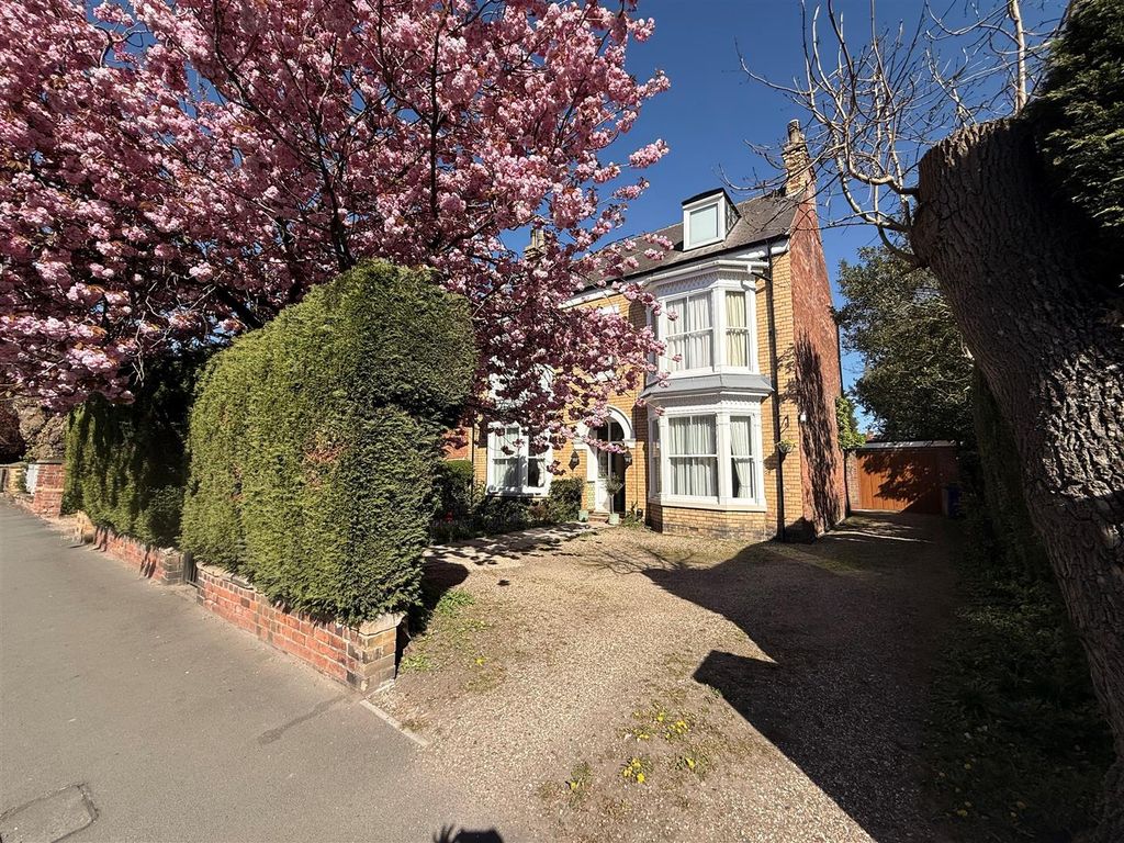 Property photo 1 of 46