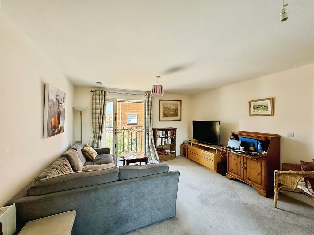 Property photo 3 of 10