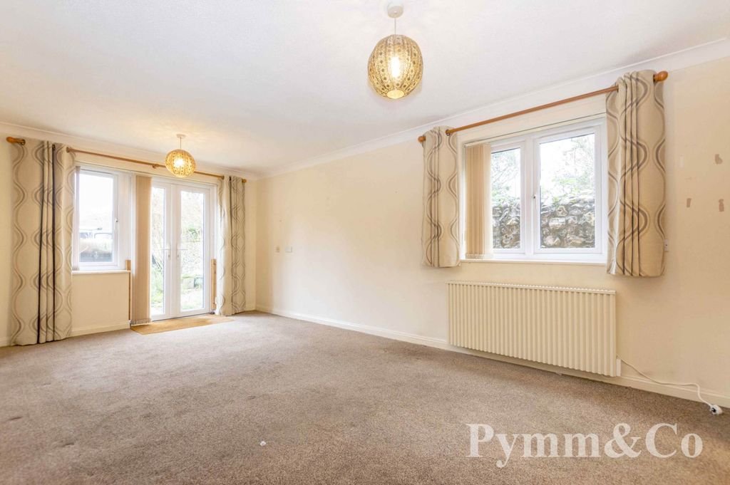 Property photo 2 of 11