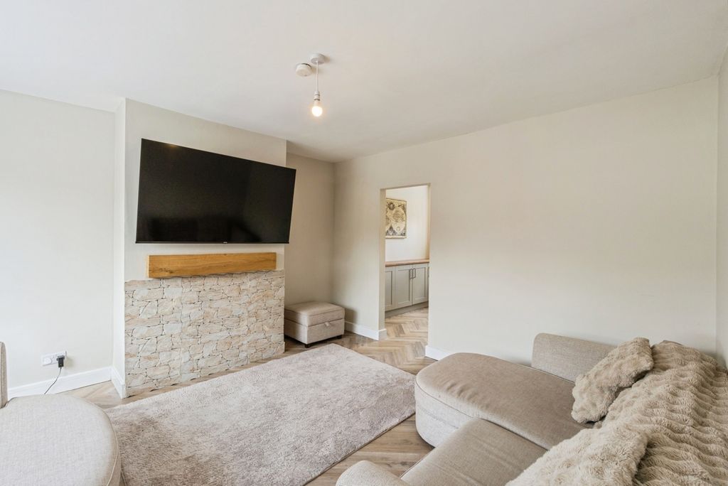 Property photo 3 of 20 Pbox-Img.Jpg