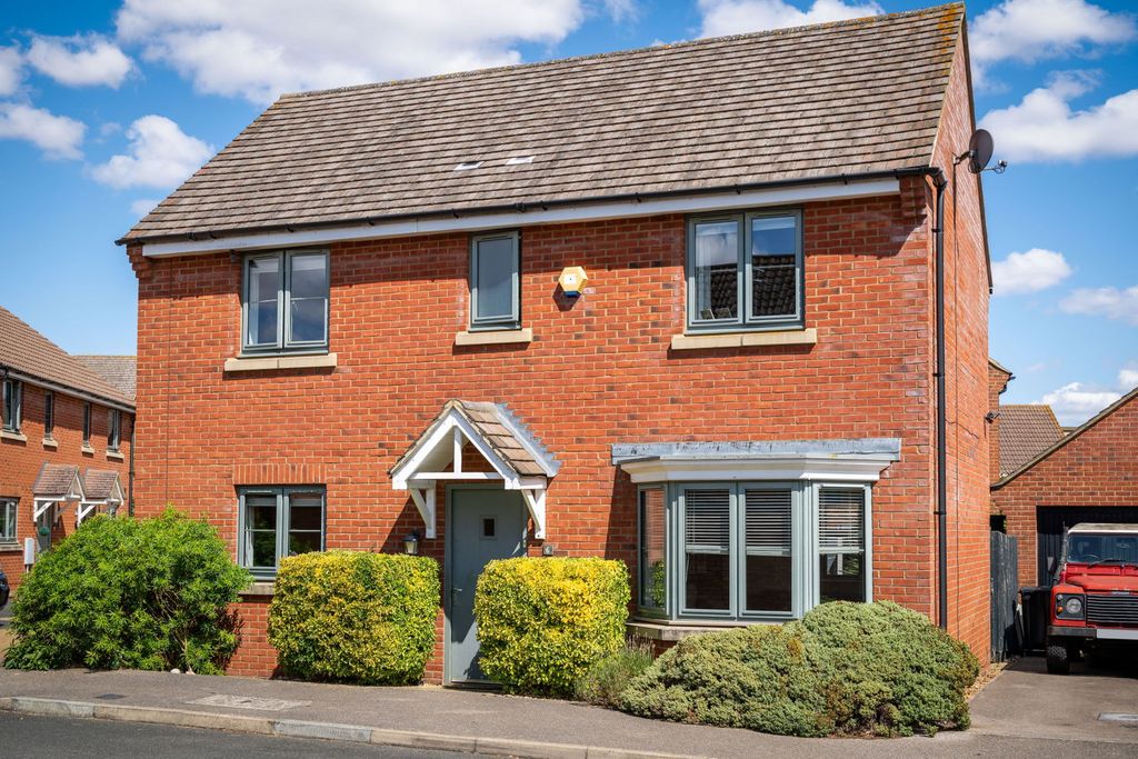 Property photo 1 of 37