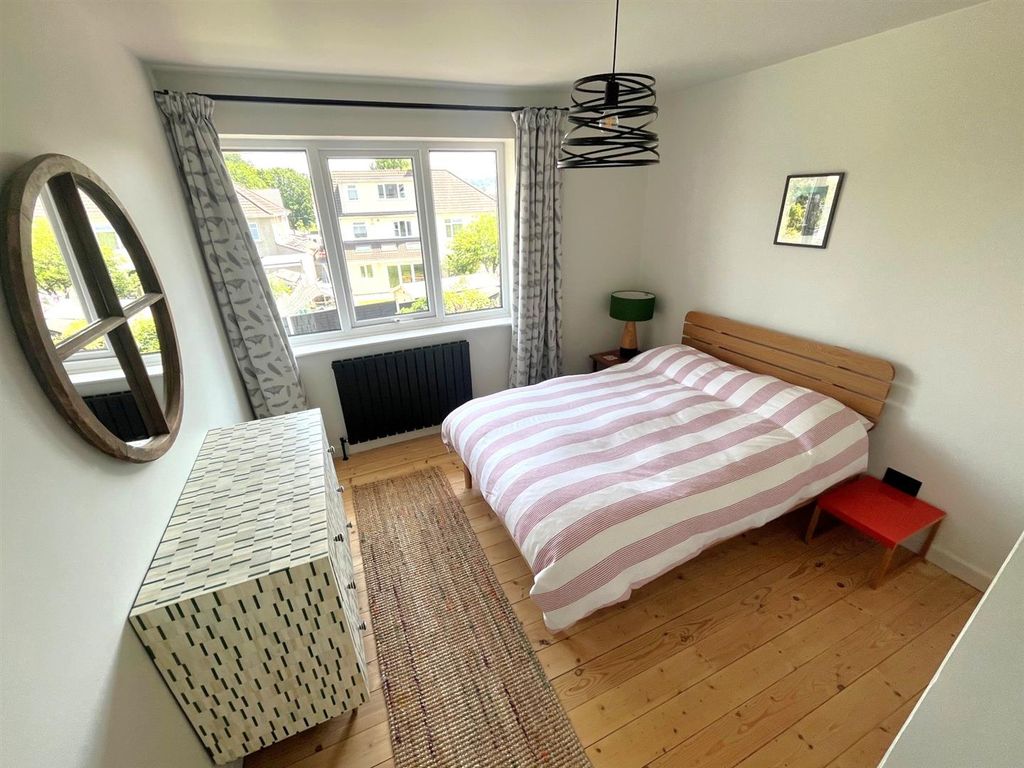 Additional image 13 of 4 bed semi-detached house for saleHutton Close, Westbury-On-Trym, Bristol BS9