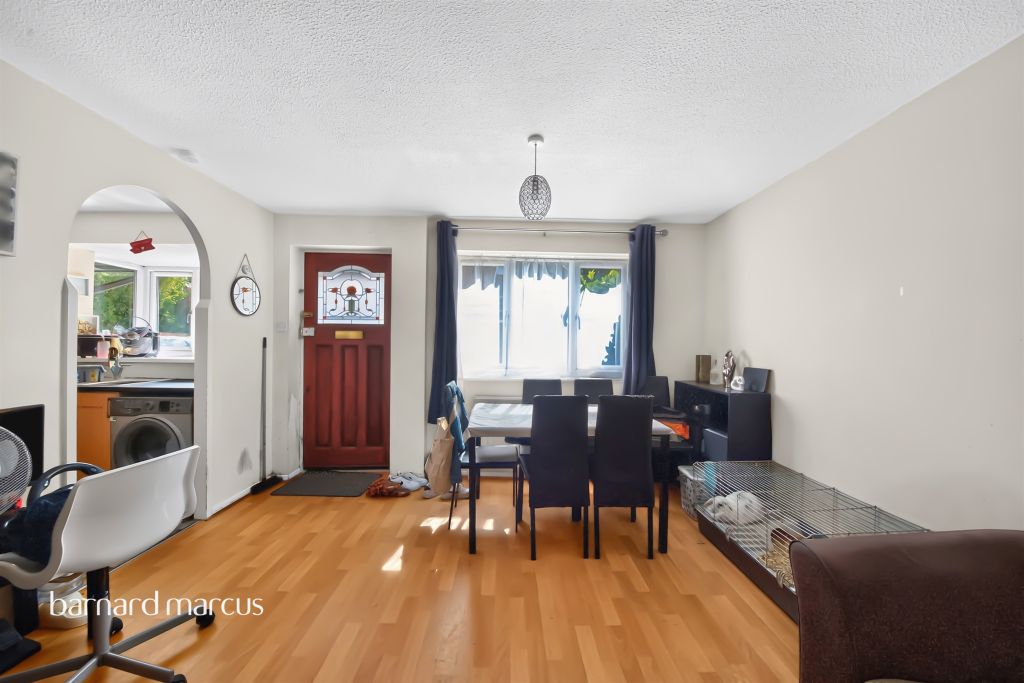 Property photo 3 of 18