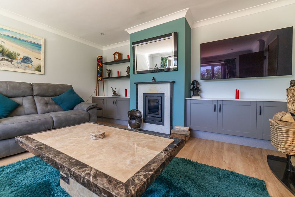 Property photo 3 of 43 Sitting Room