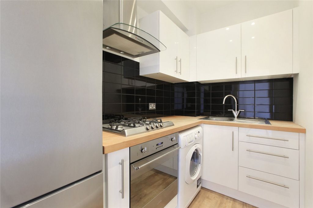 Property photo 2 of 6