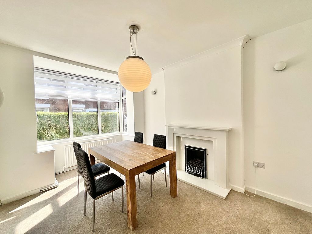 Property photo 2 of 28