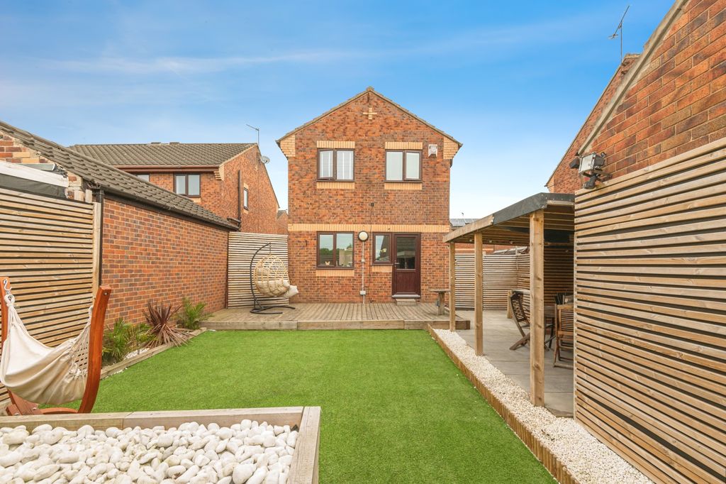 Property photo 2 of 11