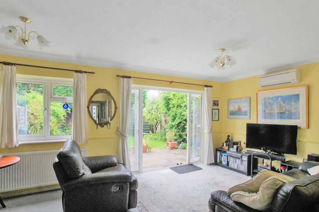 Property photo 3 of 8