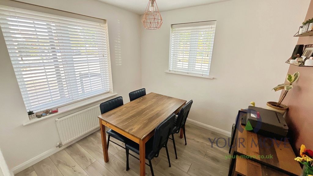 Property photo 3 of 19 Dining Room