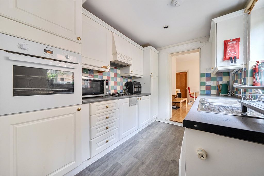 Property photo 3 of 20 Kitchen