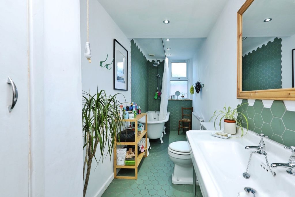 Property photo 3 of 25 Pbox-Img.Jpg