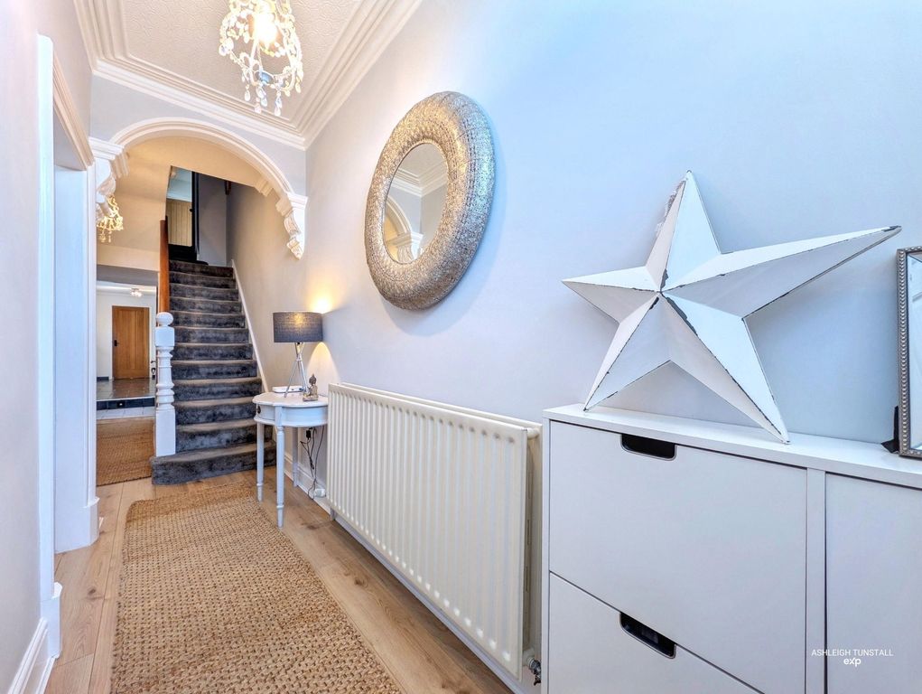Property photo 2 of 30