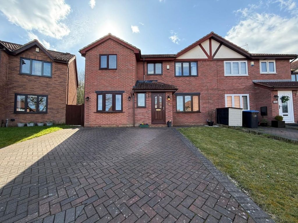 Property photo 1 of 18 External