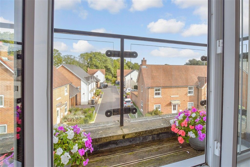 Property photo 2 of 8 Balcony / Terrace