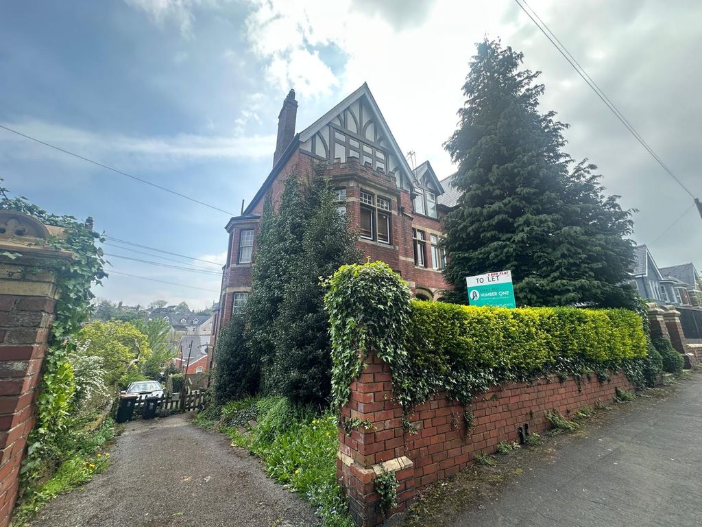 Property photo 1 of 6