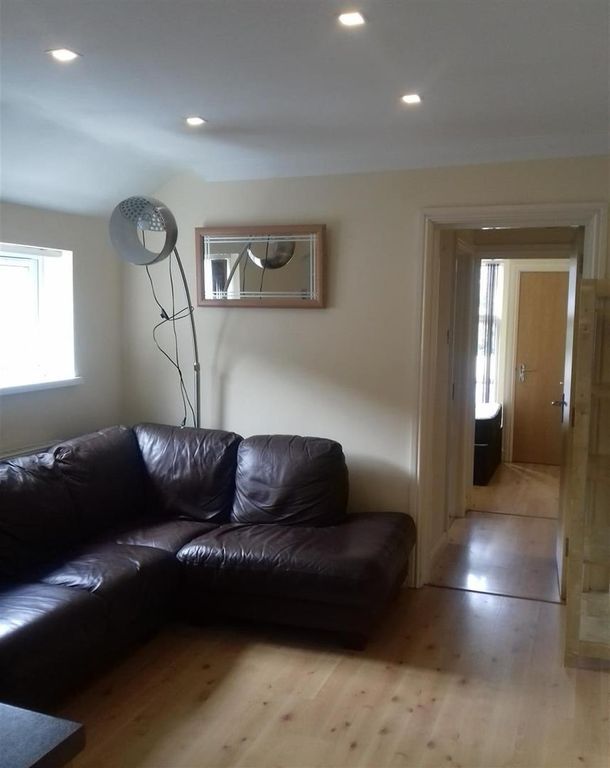 Property photo 1 of 5 Lounge 2.Jpg