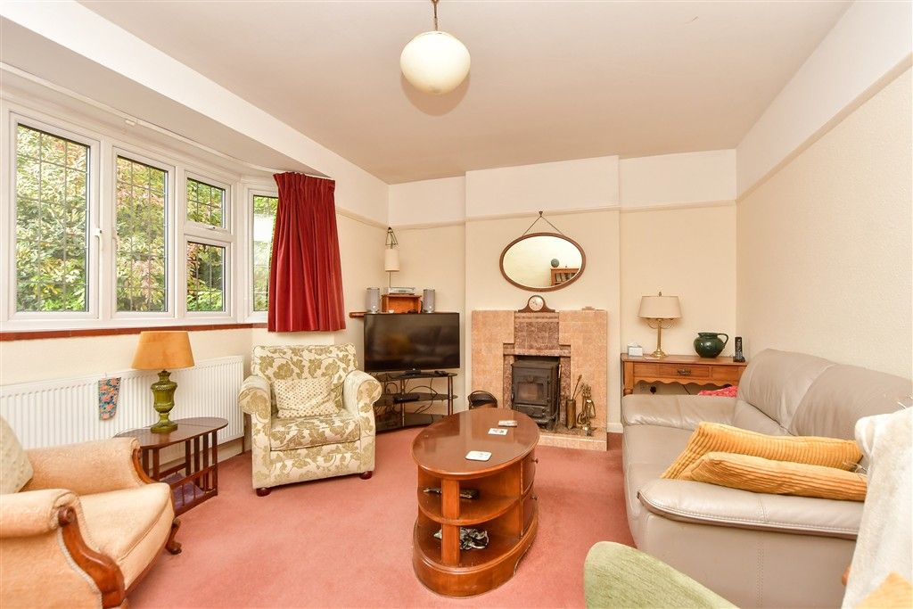 Property photo 1 of 16 Lounge