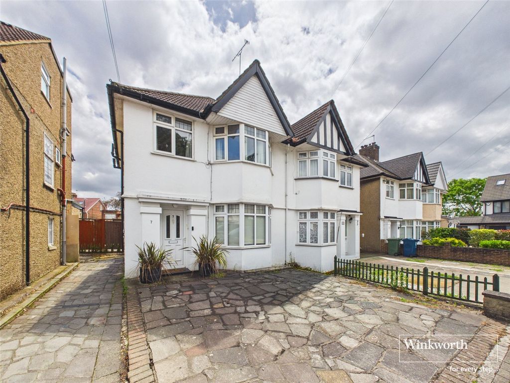 Property photo 1 of 10 External