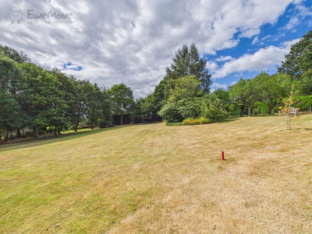 Property photo 3 of 43 Cam05065G0-Pr0028-Still039
