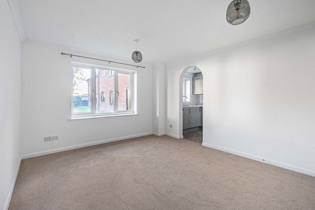 Property photo 2 of 16 9_94538.Jpg
