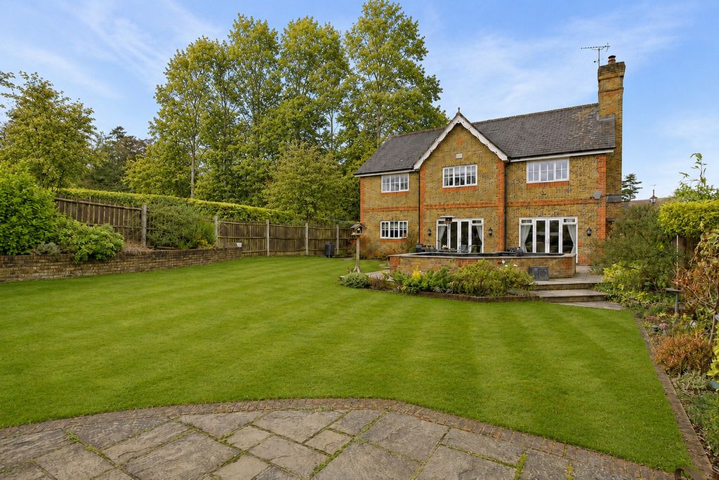 Property photo 2 of 19