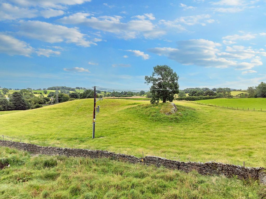 Property photo 3 of 18 Views