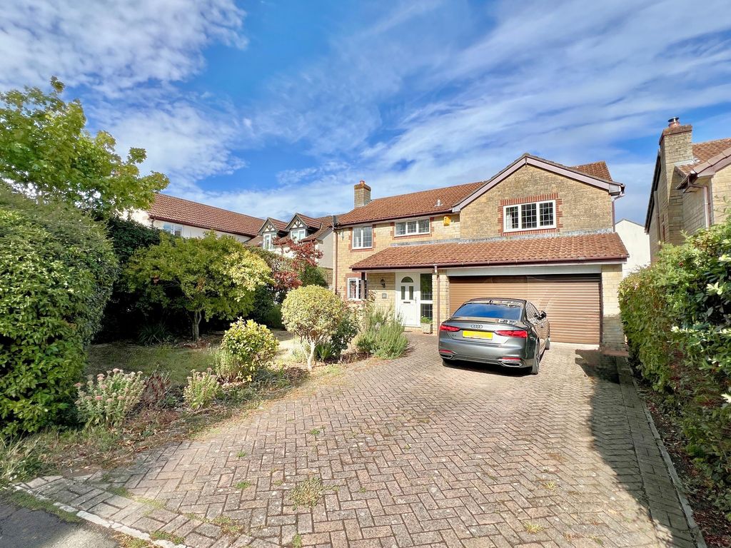 Property photo 1 of 28