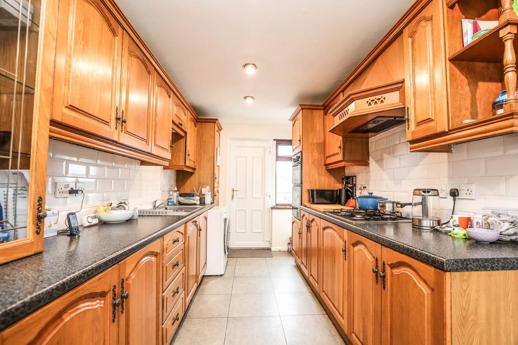Property photo 3 of 15 Dining Kitchen