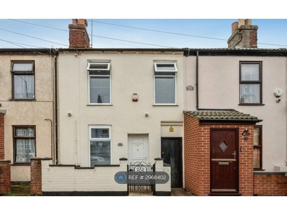 Property photo 1 of 17 View From Street