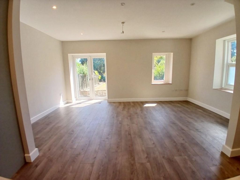 Property photo 3 of 25 3.Jpg