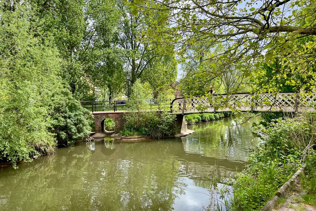 Property photo 2 of 18