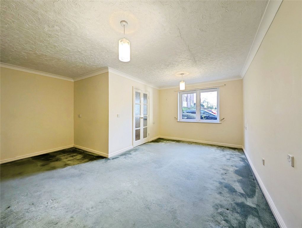 Property photo 2 of 10 Living Room