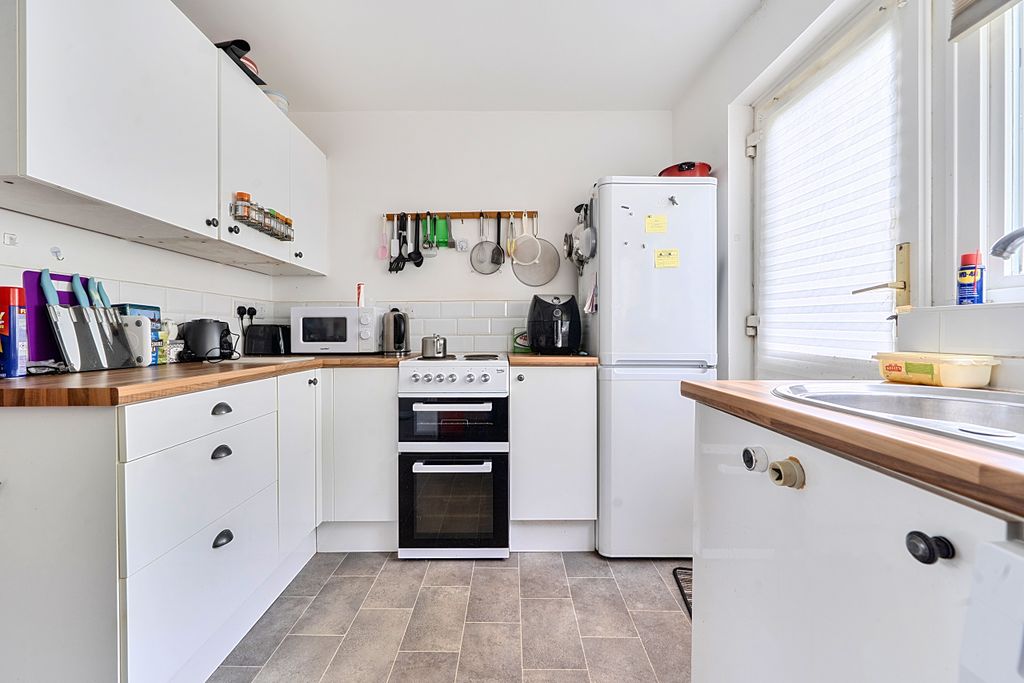 Property photo 3 of 15 Kitchen