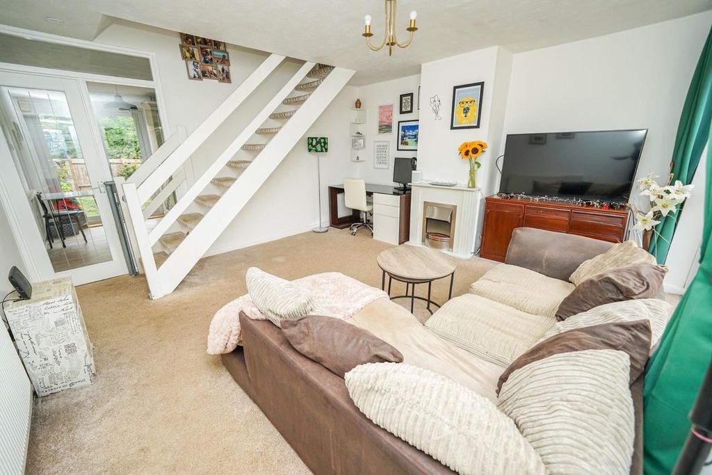 Property photo 2 of 17