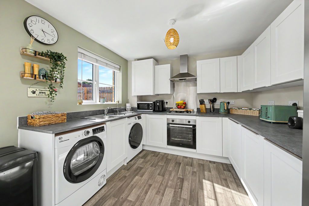 Property photo 3 of 30 Kitchen