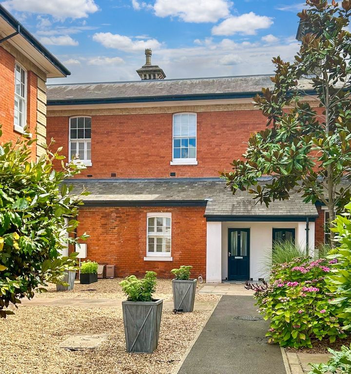 Property photo 1 of 17 Fe8c39Bc-3A39-4Bc5-99c4-Ff9B32Ba15E6 Crop